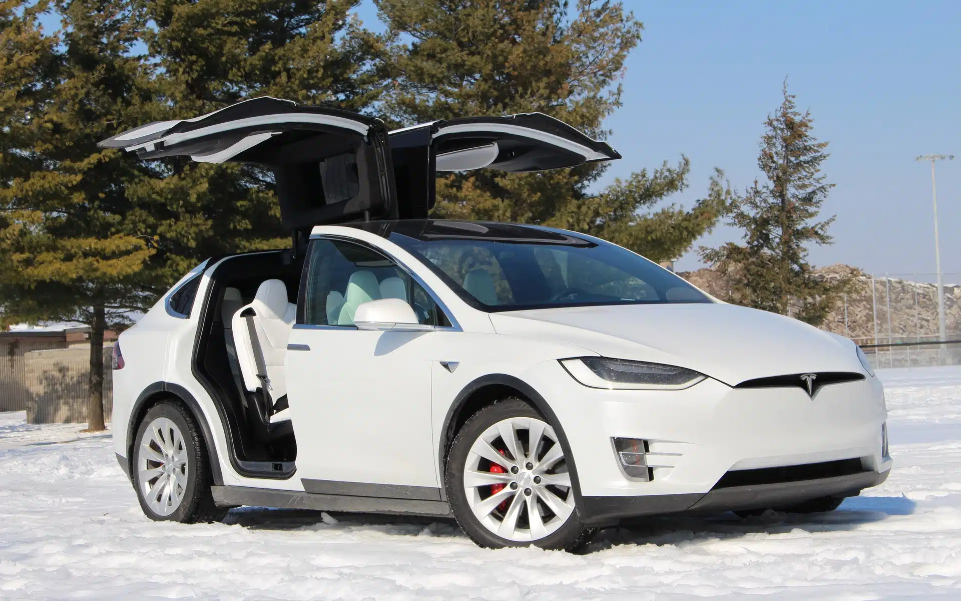Comprendre les performances et les spécificités du modèle X de Tesla un aperçu détaillé