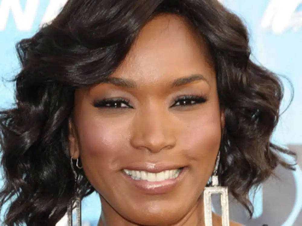 est l'actrice américaine Angela Evelyn Bassett